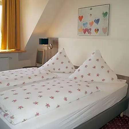 Hotell Neuses 3*